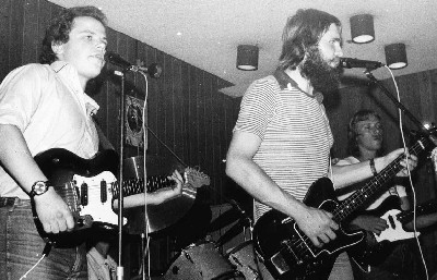 Bernd Rauer, Martin Freitag und Detlef Albrecht im HdL-Studentenclub Ende 1979; Jörg Krause am Schlagzeug ist nicht zu sehen